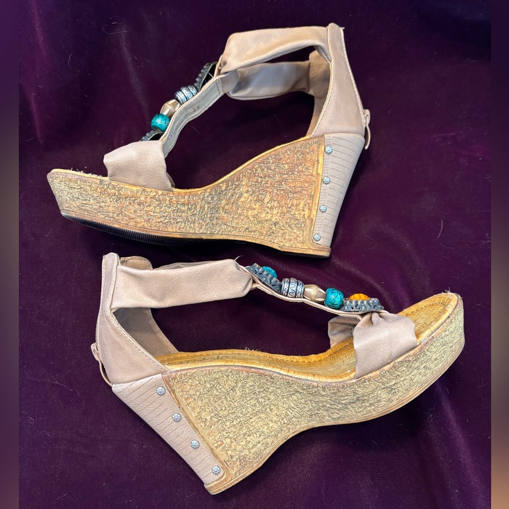 PATRIZIA by Spring Step Women’s Beige Beaded-Jeweled T-Strap Wedge Platform SZ 8 - Picture 11 of 15